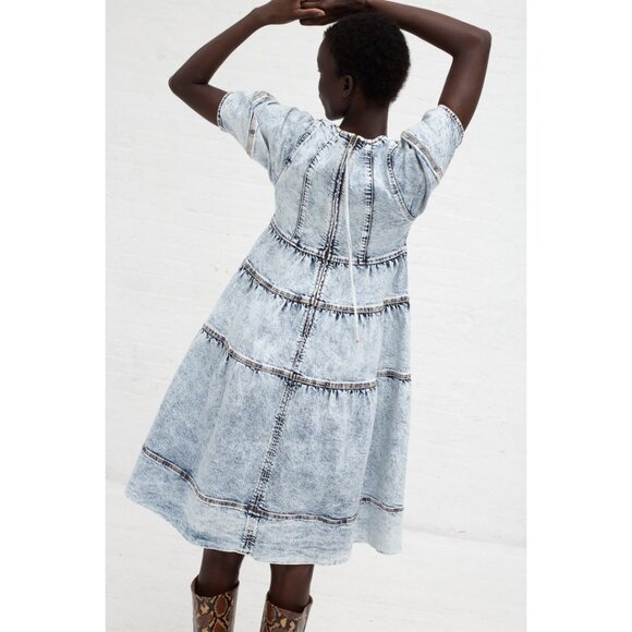 Ulla Johnson - Devi Dress in Acid Wash Denim - Picture 5 of 9